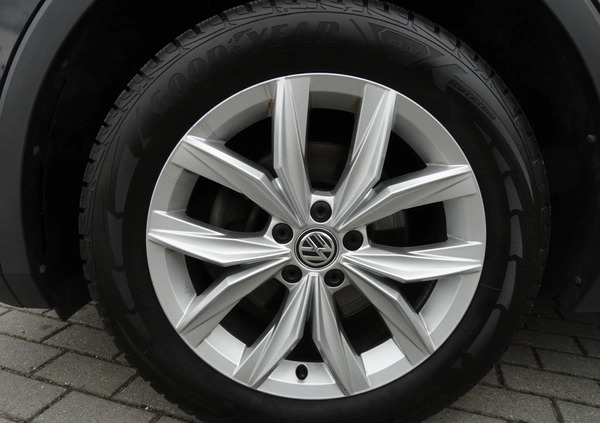 Volkswagen Tiguan cena 89900 przebieg: 139000, rok produkcji 2018 z Sulęcin małe 497
